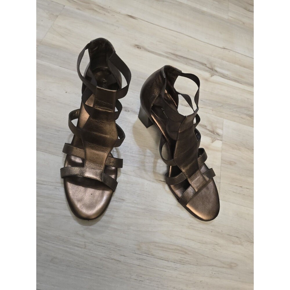 Amalfi by Rangoni Womens T-Strap elastic/leather metallic peep Toe Casual 8.5